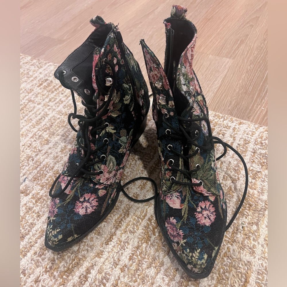 AMERICAN EAGLE BOOTS WOMENS SIZE 9